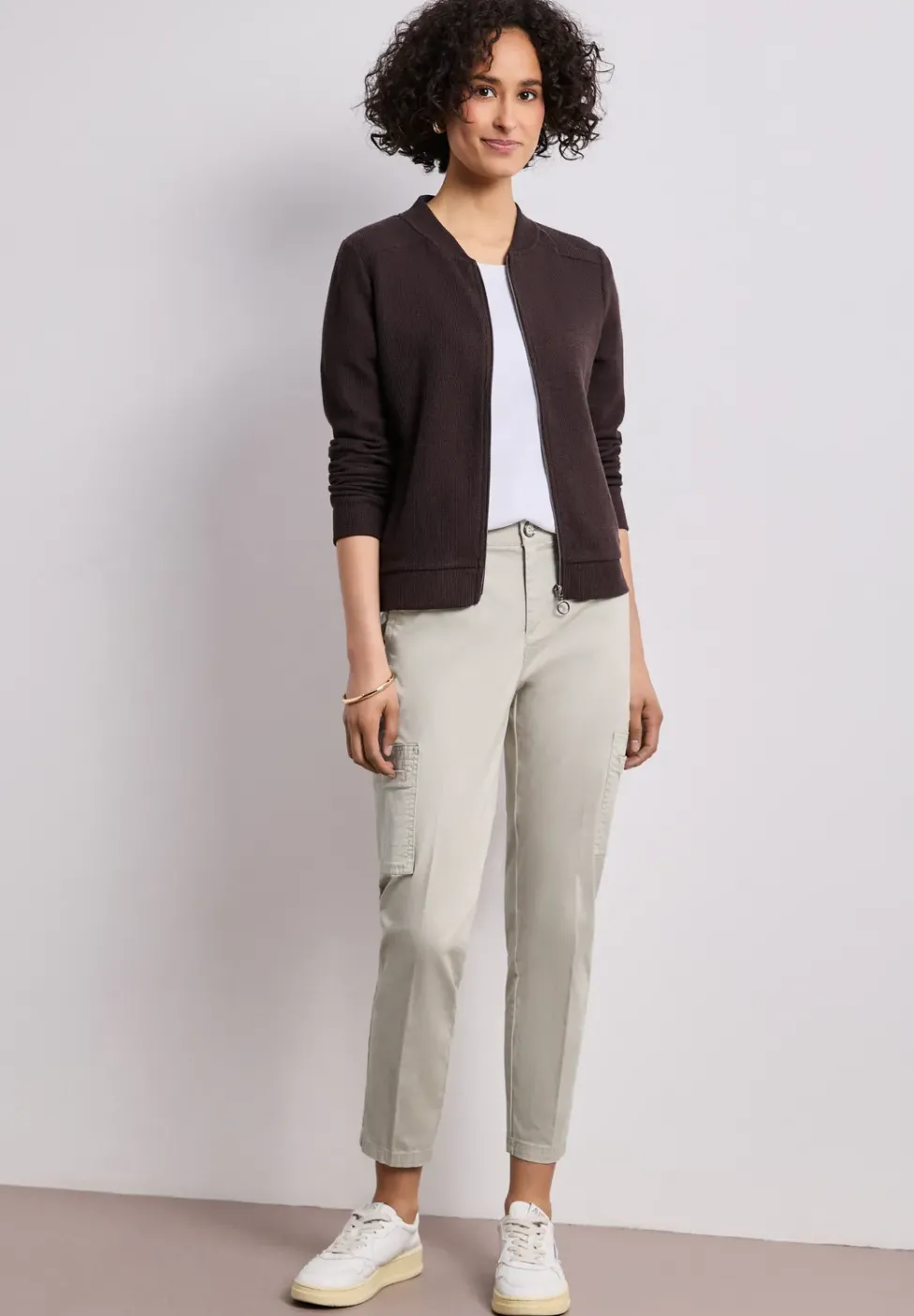 Slim Leg Chino mit Taschen im Cargo-Look