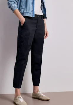 Slim Leg Chino mit Taschen im Cargo-Look