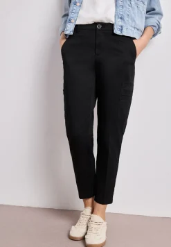 Slim Leg Chino mit Taschen im Cargo-Look