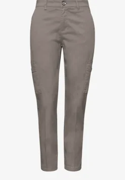 Slim Leg Chino mit Taschen im Cargo-Look