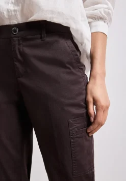 Slim Leg Chino mit Taschen im Cargo-Look