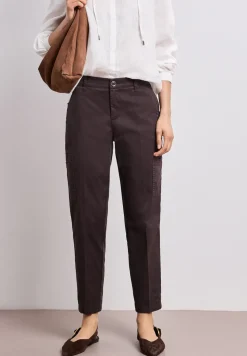 Slim Leg Chino mit Taschen im Cargo-Look