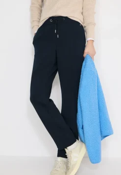 Slim Leg Hose