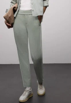 Slim Leg Hose