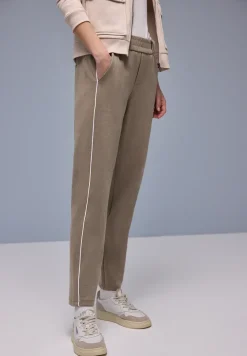Slim Leg Hose