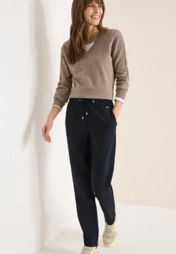 Slim Leg Hose