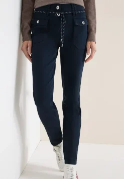 Slim Leg Hose