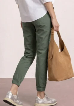 Slim Leg Hose in leichter Qualität