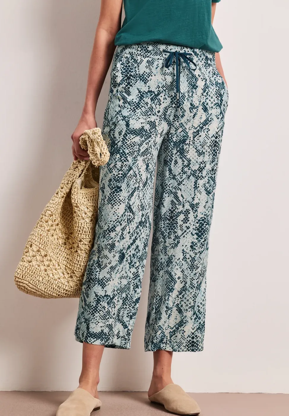 Snake Print Wide Leg Hose