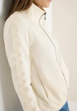 Softe Jacke mit Tapedetail