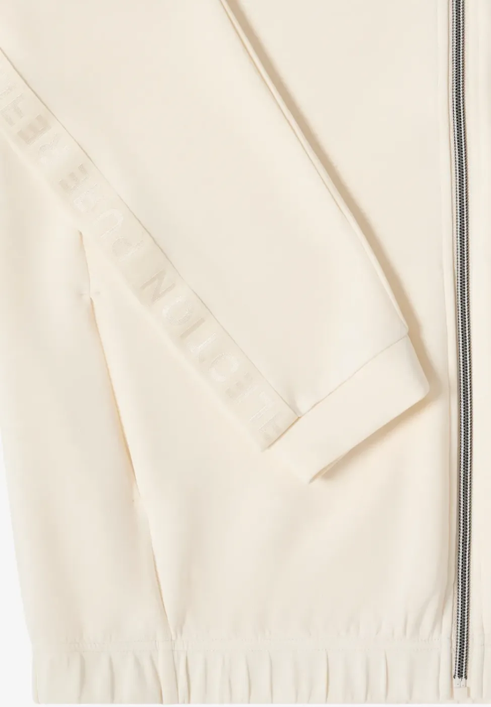 Softe Jacke mit Tapedetail