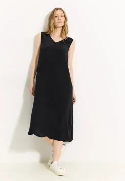 Sommer-Kleid mit Struktur