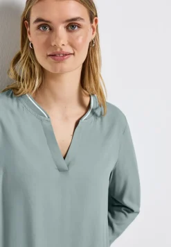 Split Neck Bluse mit Tape