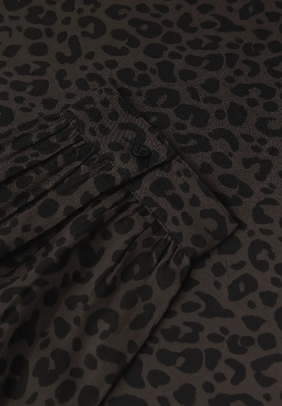 Split Neck Leo Bluse