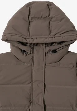Sportive Jacke mit Kapuze