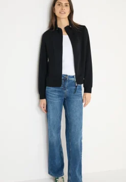 Sportive Sweatjacke