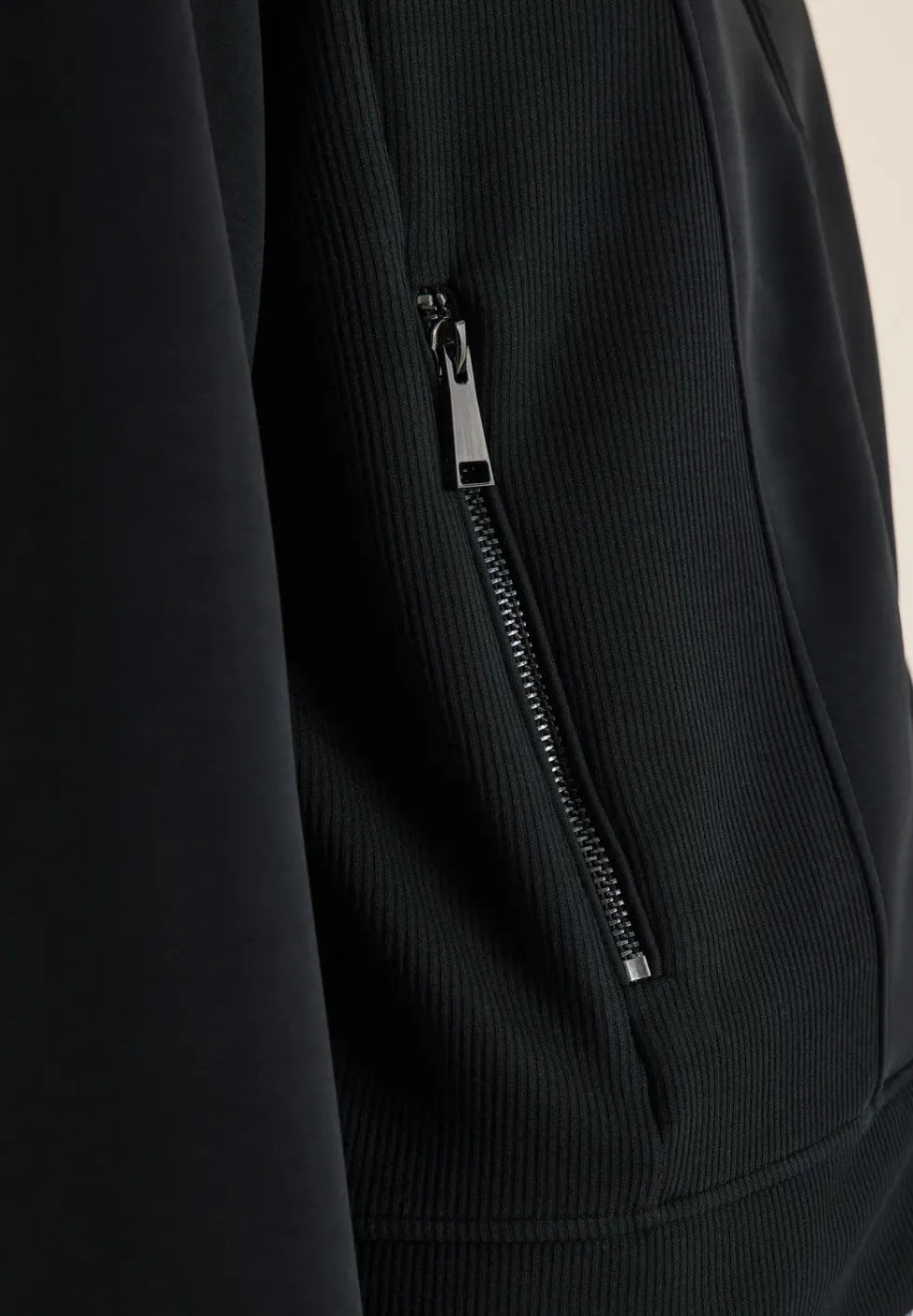 Sportive Sweatjacke