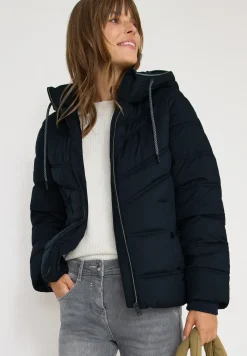 Steppjacke mit Kapuze