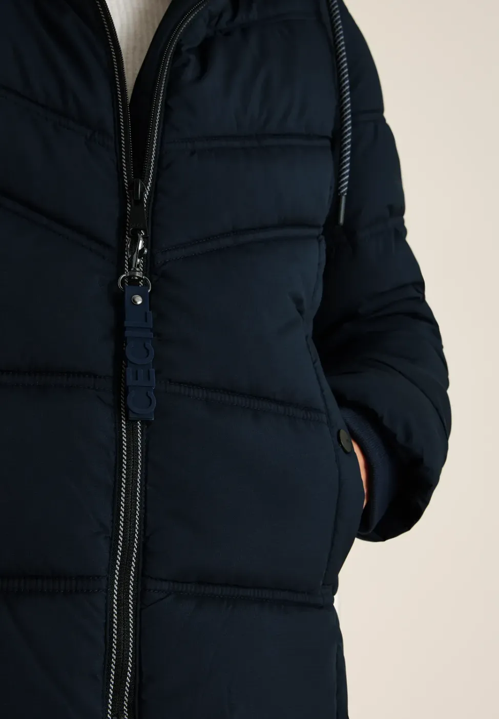 Steppjacke mit Kapuze