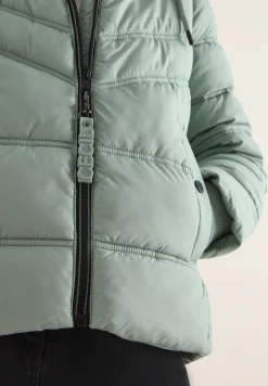 Steppjacke mit Kapuze
