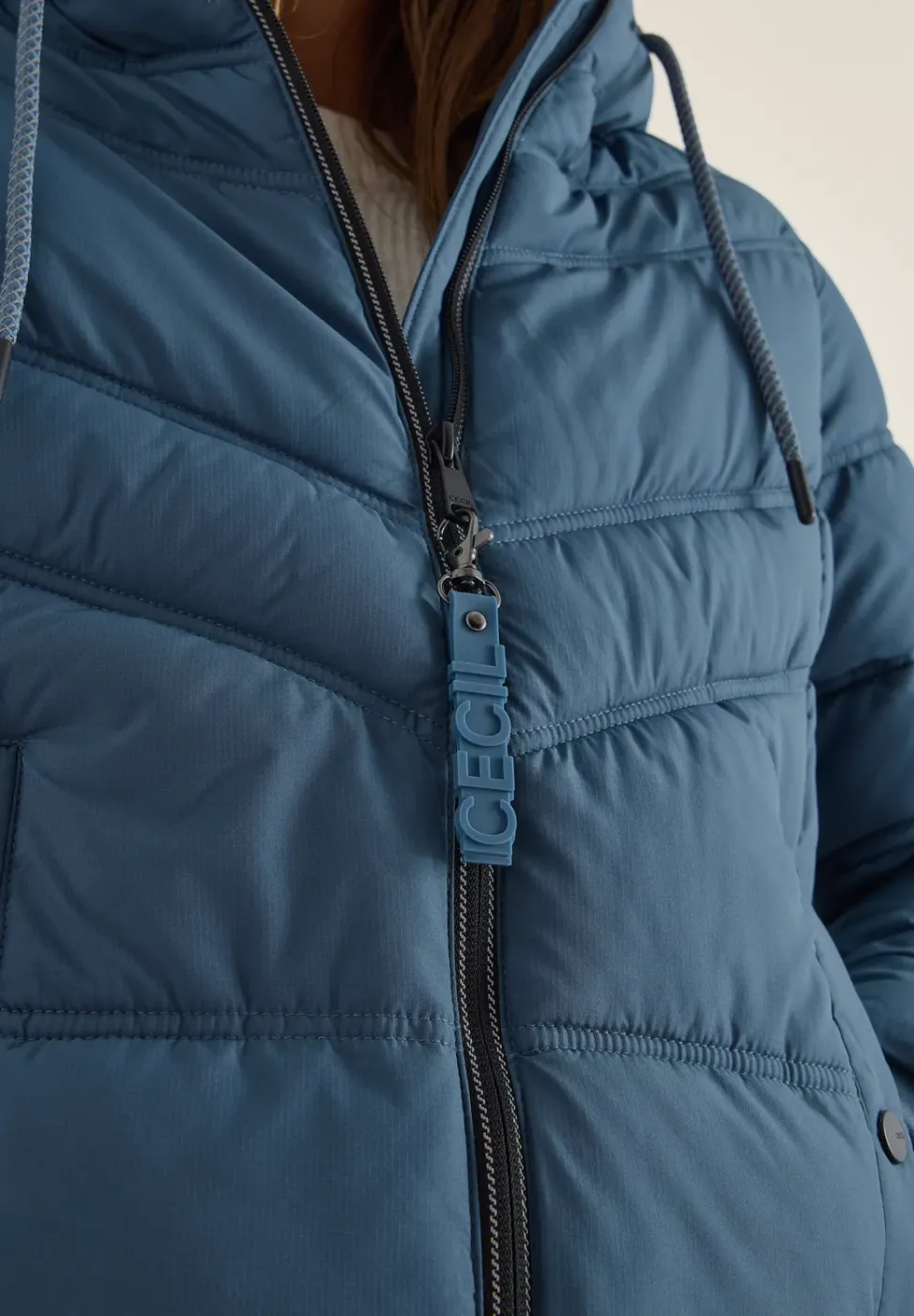 Steppjacke mit Kapuze