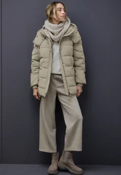 Steppjacke mit Strickdetails