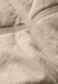 Steppmantel mit Kapuze