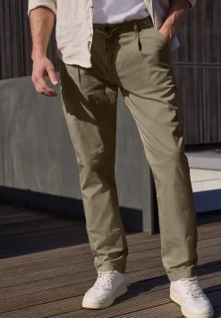Straight Leg Chino in leichter Qualität
