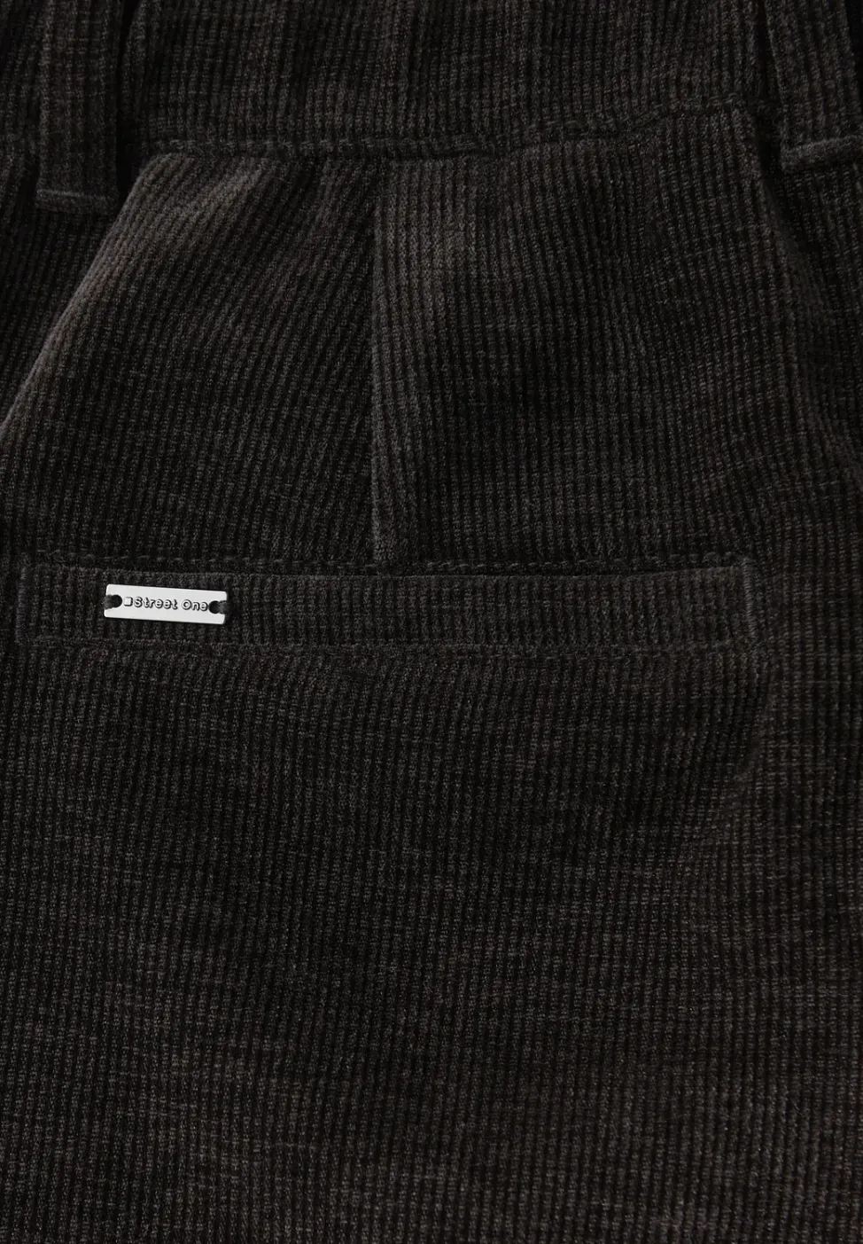 Straight Leg Cordhose