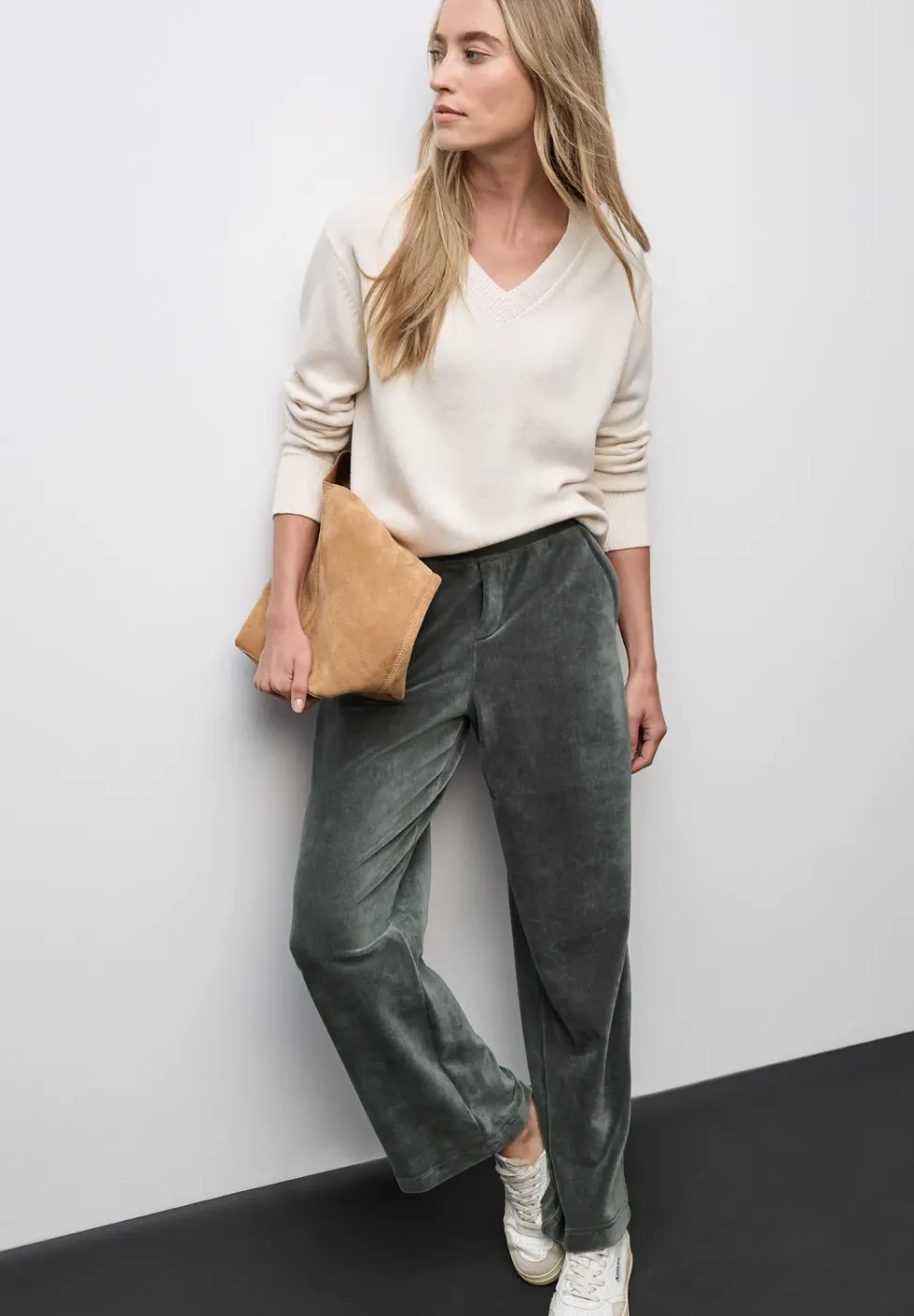 Straight Leg Cordhose