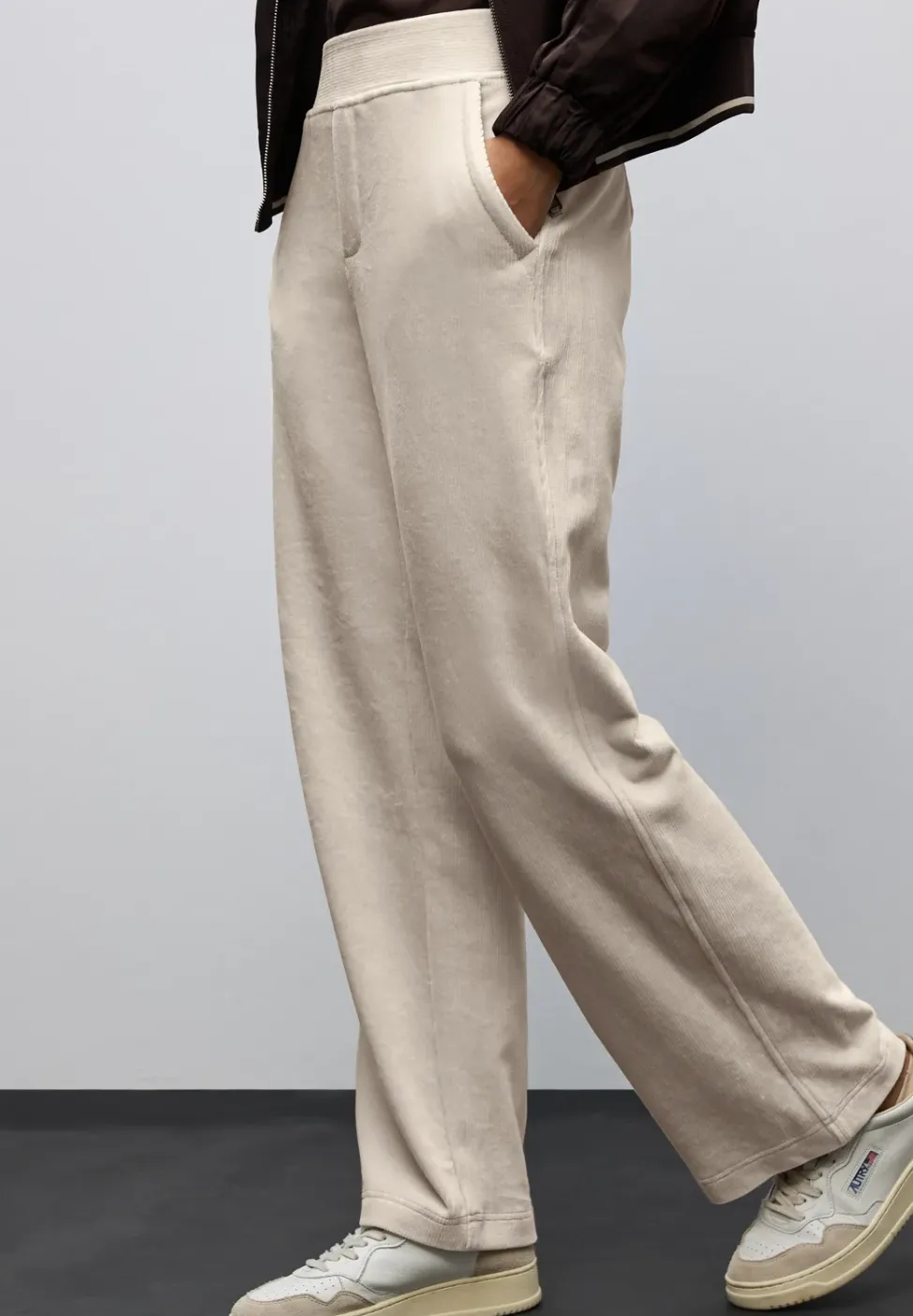 Straight Leg Cordhose