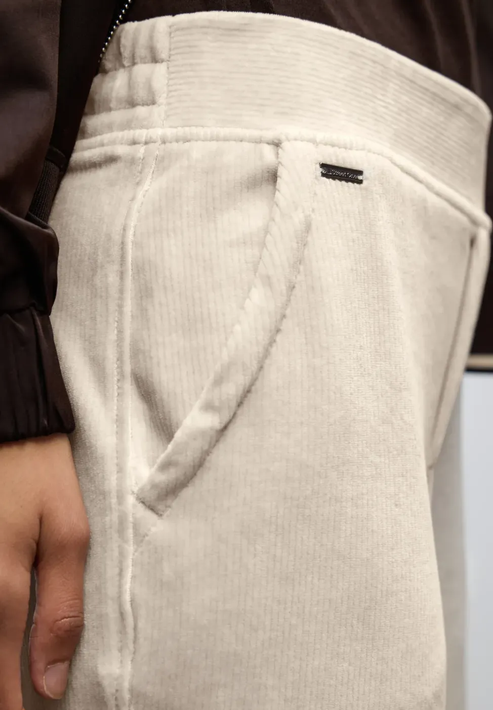 Straight Leg Cordhose