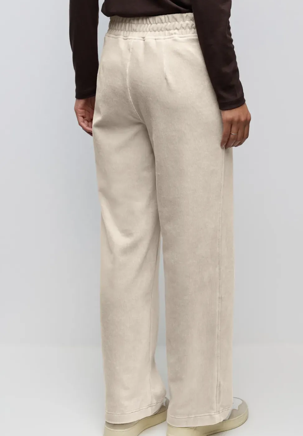 Straight Leg Cordhose