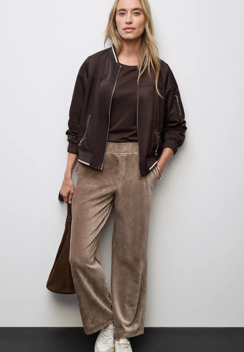 Straight Leg Cordhose