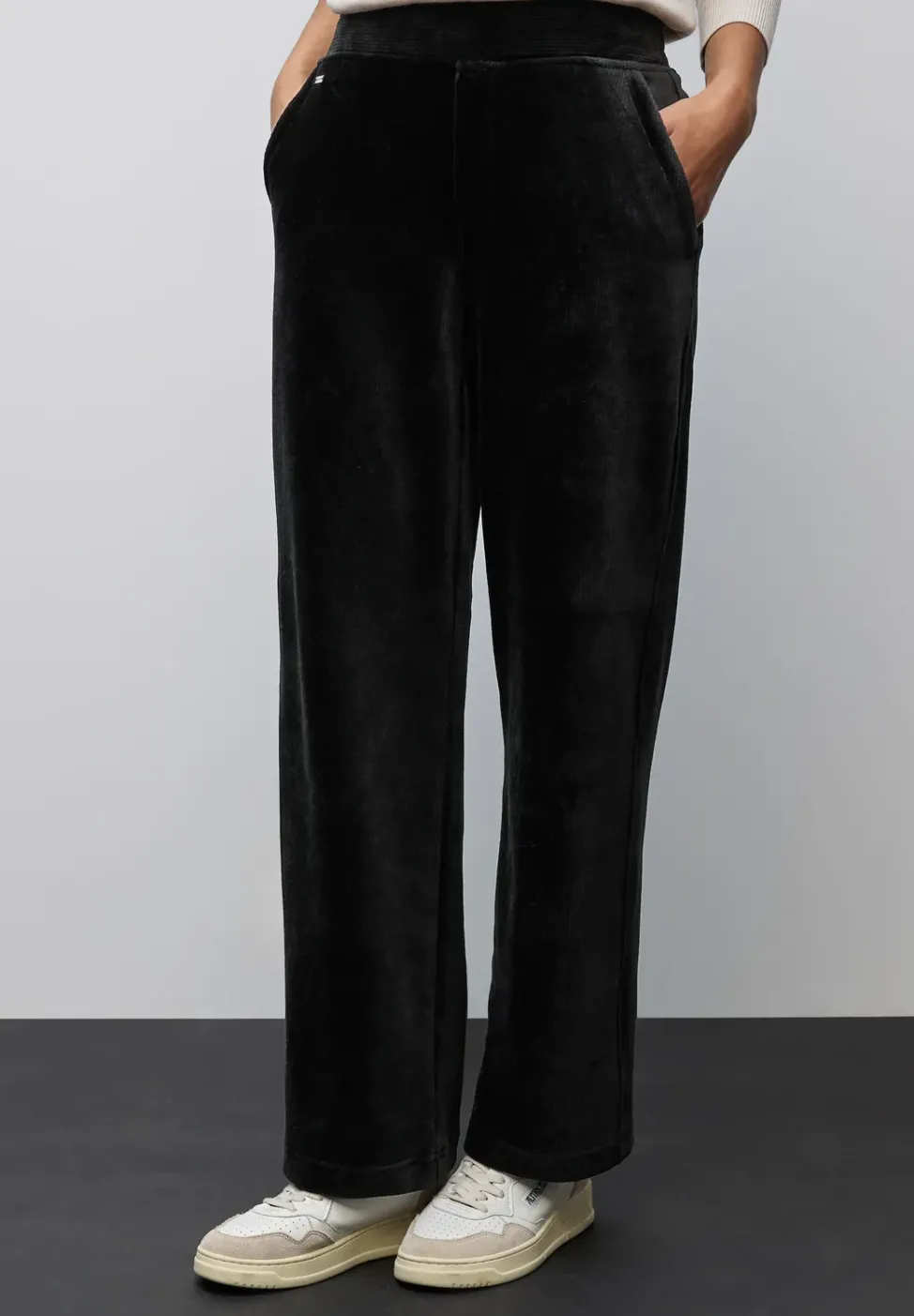 Straight Leg Cordhose