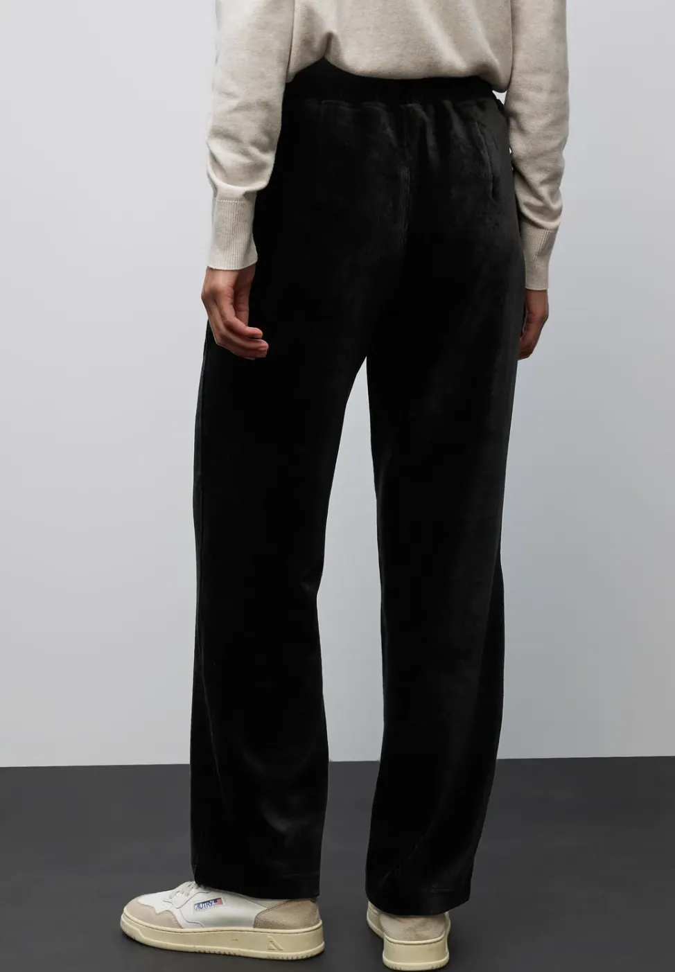 Straight Leg Cordhose