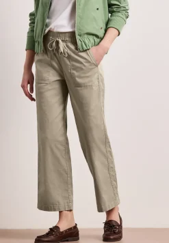 Straight Leg Hose in Hose Papertouchware