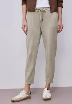 Straight Leg Hose mit Streifen