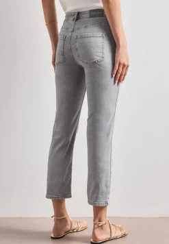 Straight Leg Jeans mit aufgesetzten Taschen