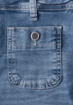 Straight Leg Jeans mit aufgesetzten Taschen