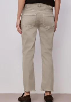Straight Leg Jeans mit fransigem Saum