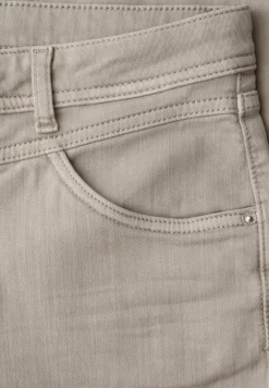 Straight Leg Jeans mit fransigem Saum