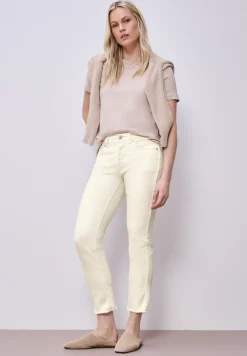 Straight Leg Jeans mit fransigem Saum