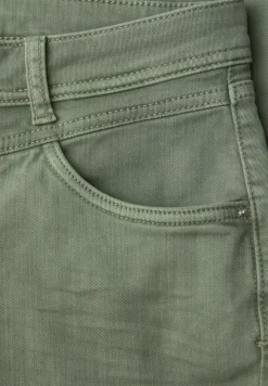 Straight Leg Jeans mit fransigem Saum