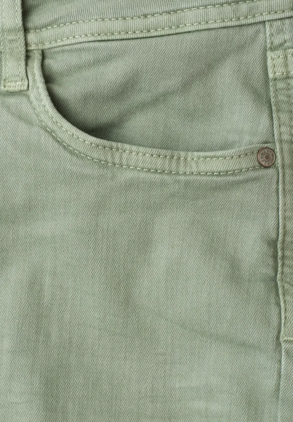 Straight Leg Jeans mit offenem Saum