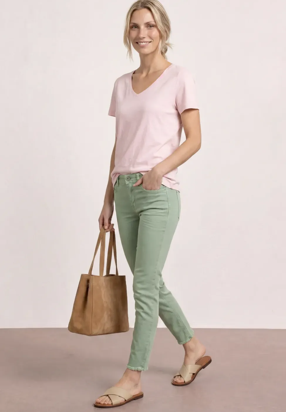 Straight Leg Jeans mit offenem Saum