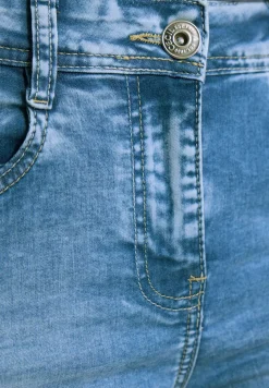 Straight Leg Jeansshorts im Slim Fit