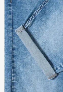Straight Leg Jeansshorts im Slim Fit
