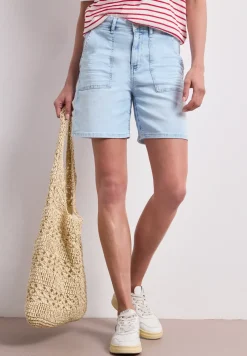 Straight Leg Shorts im Casual Fit