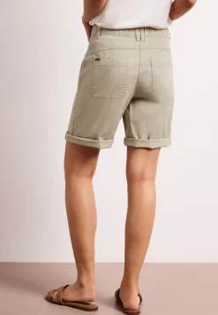 Straight Leg Bermuda mit Turn-Up
